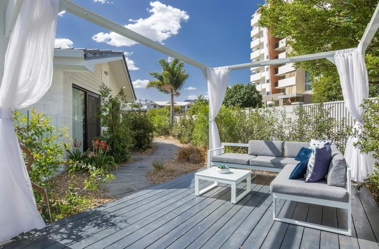 Lamour Holiday Beach House Gold Coast Australia
